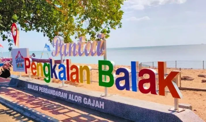 percutian bajet di melaka pantai balak