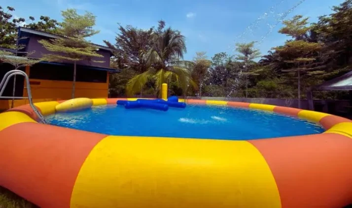 kolam air panas melaka cherana water park