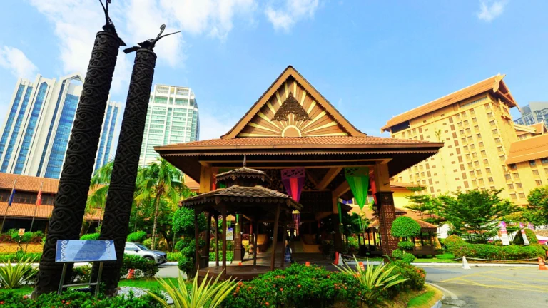 apa-yang-menarik-di-kuala-lumpur-kompleks-kraf-batik 