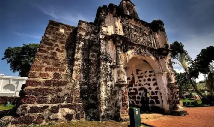 tempat menarik bersejarah di melaka kubu a famosa
