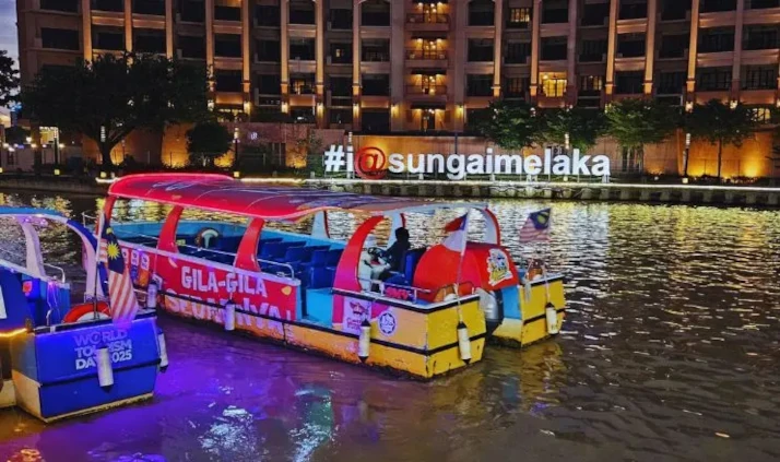 aktiviti malam menarik di melaka river cruise